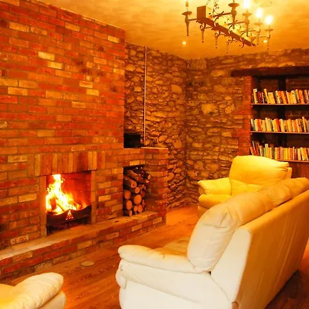 The Black Sheep بيت شباب *